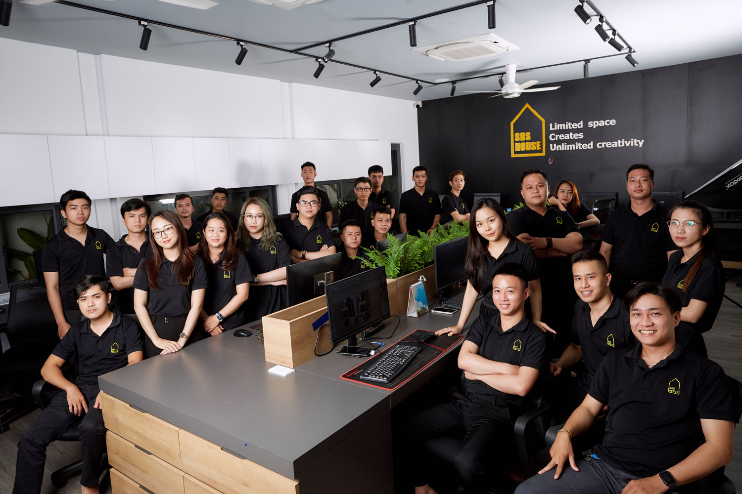 Con người & giá trị